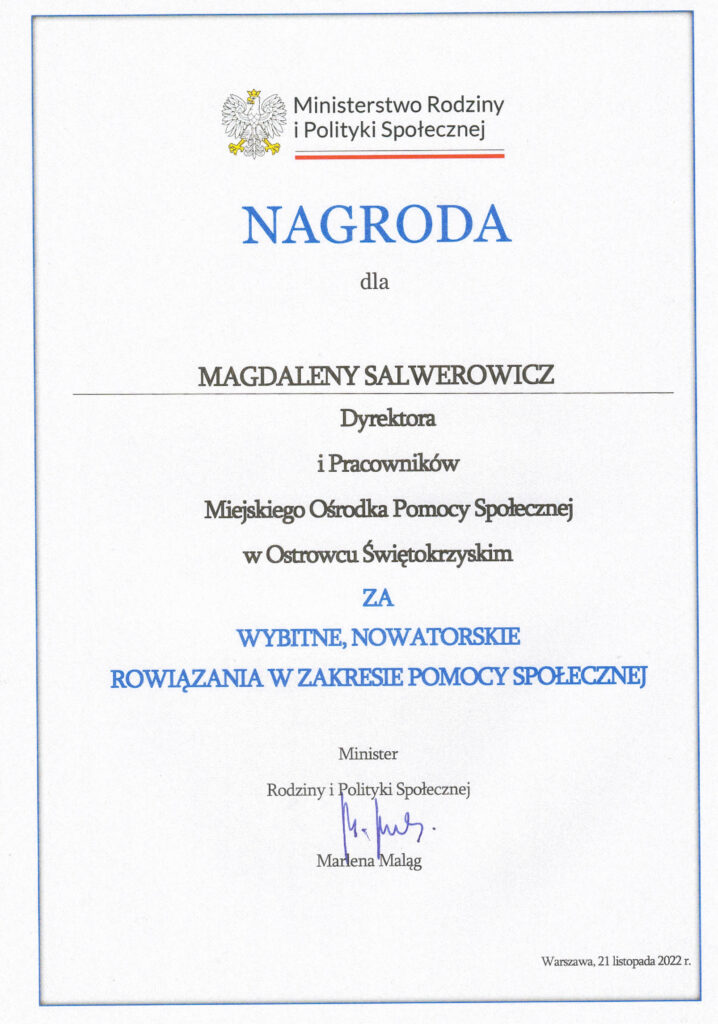 Dyplom dla Magdaleny Salwerowicz i pracowników MOPS Ostrowiec za wybitne nowatorskie rozwiązania w zakresie pomocy społecznej